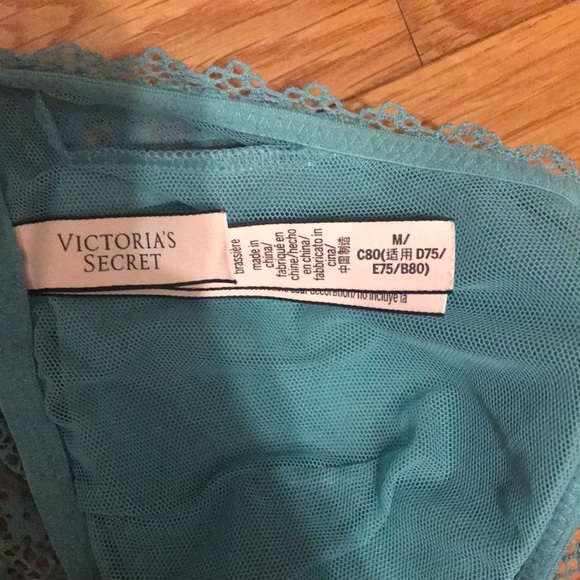 Victoria's Secret Bralette Size Medium - Picture 6 of 7